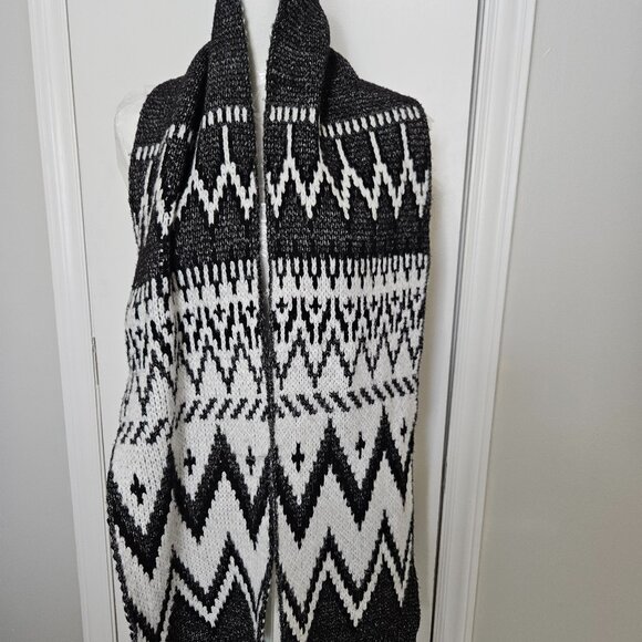 Old Navy Accessories - Old Navy Chevron Scarf